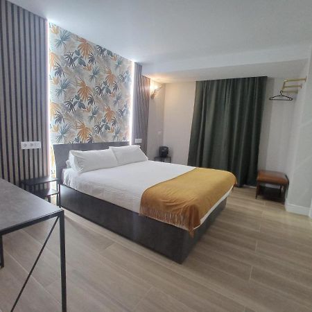 Hostal Fronton Alcobendas Zewnętrze zdjęcie