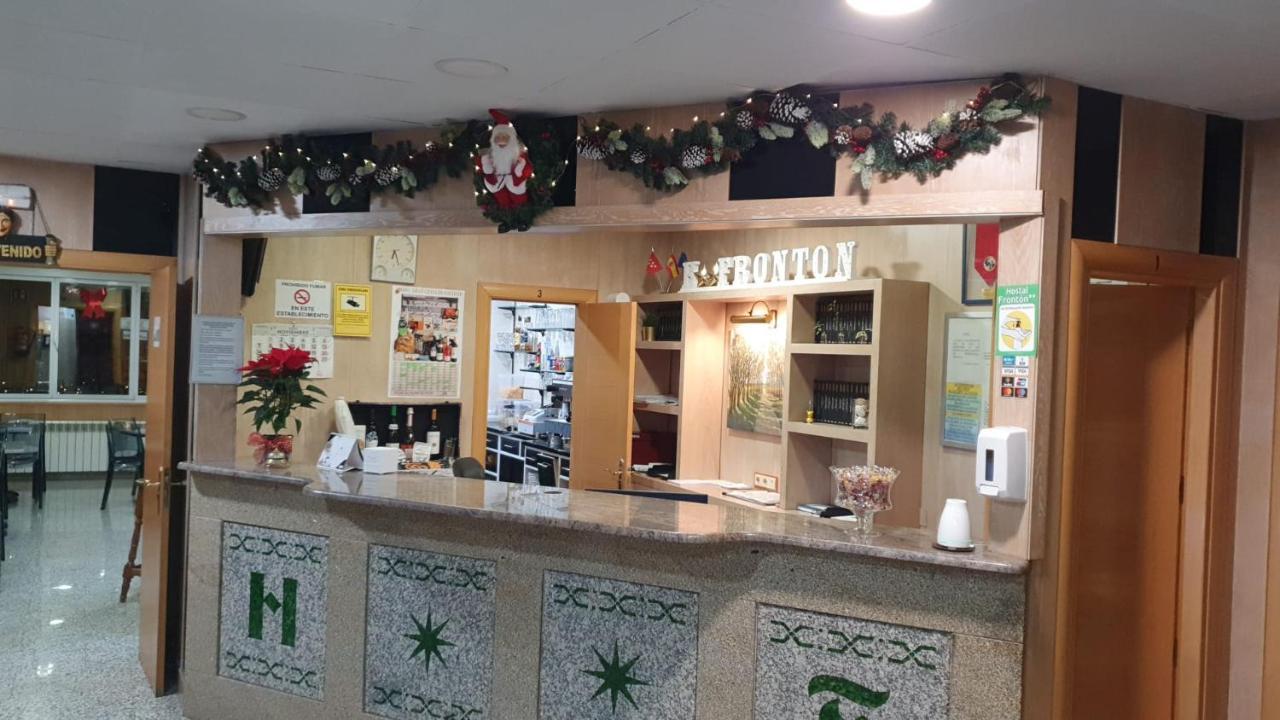 Hostal Fronton Alcobendas Zewnętrze zdjęcie