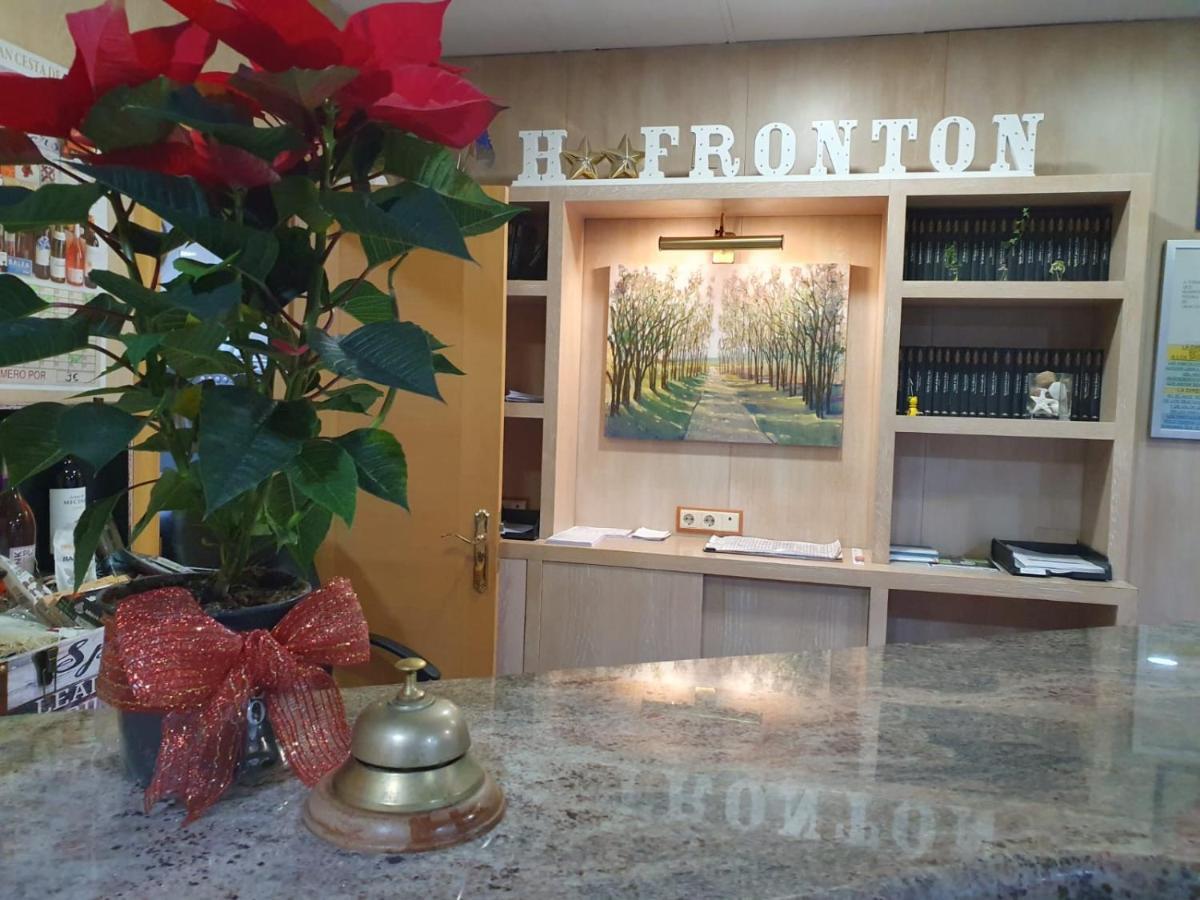 Hostal Fronton Alcobendas Zewnętrze zdjęcie