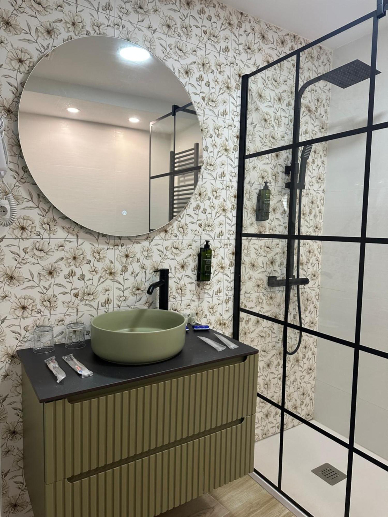 Hostal Fronton Alcobendas Zewnętrze zdjęcie