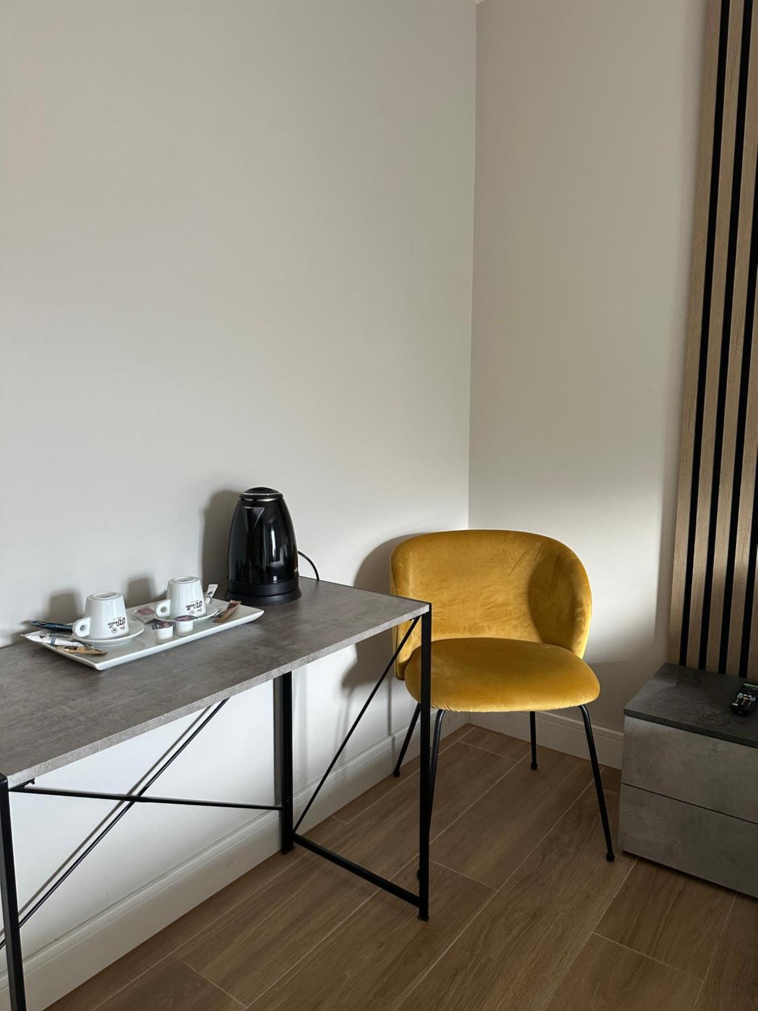 Hostal Fronton Alcobendas Zewnętrze zdjęcie