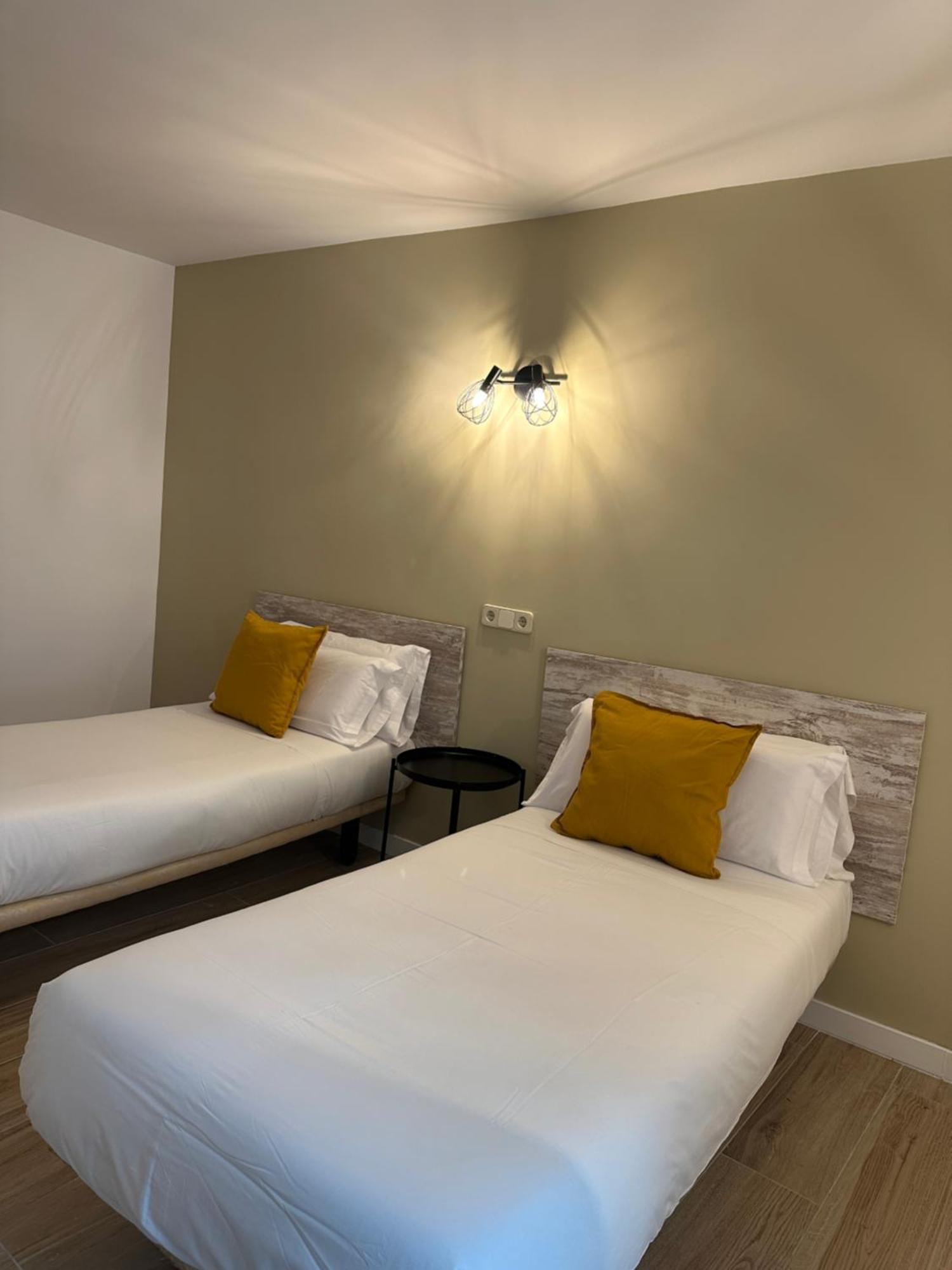 Hostal Fronton Alcobendas Zewnętrze zdjęcie