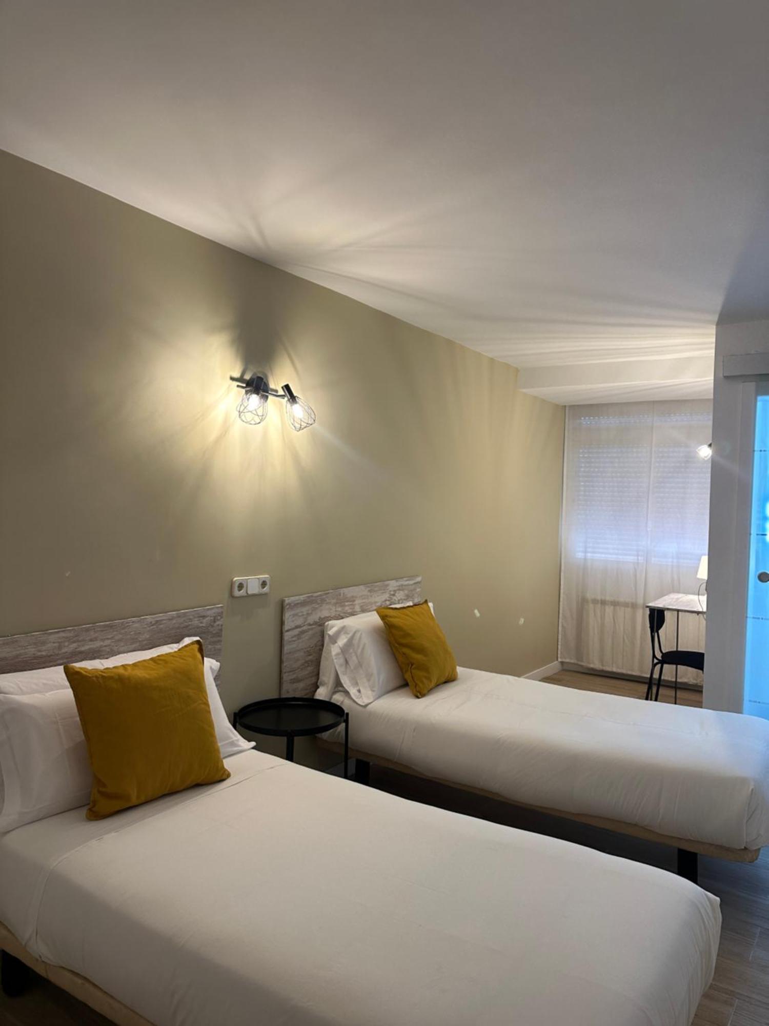 Hostal Fronton Alcobendas Zewnętrze zdjęcie
