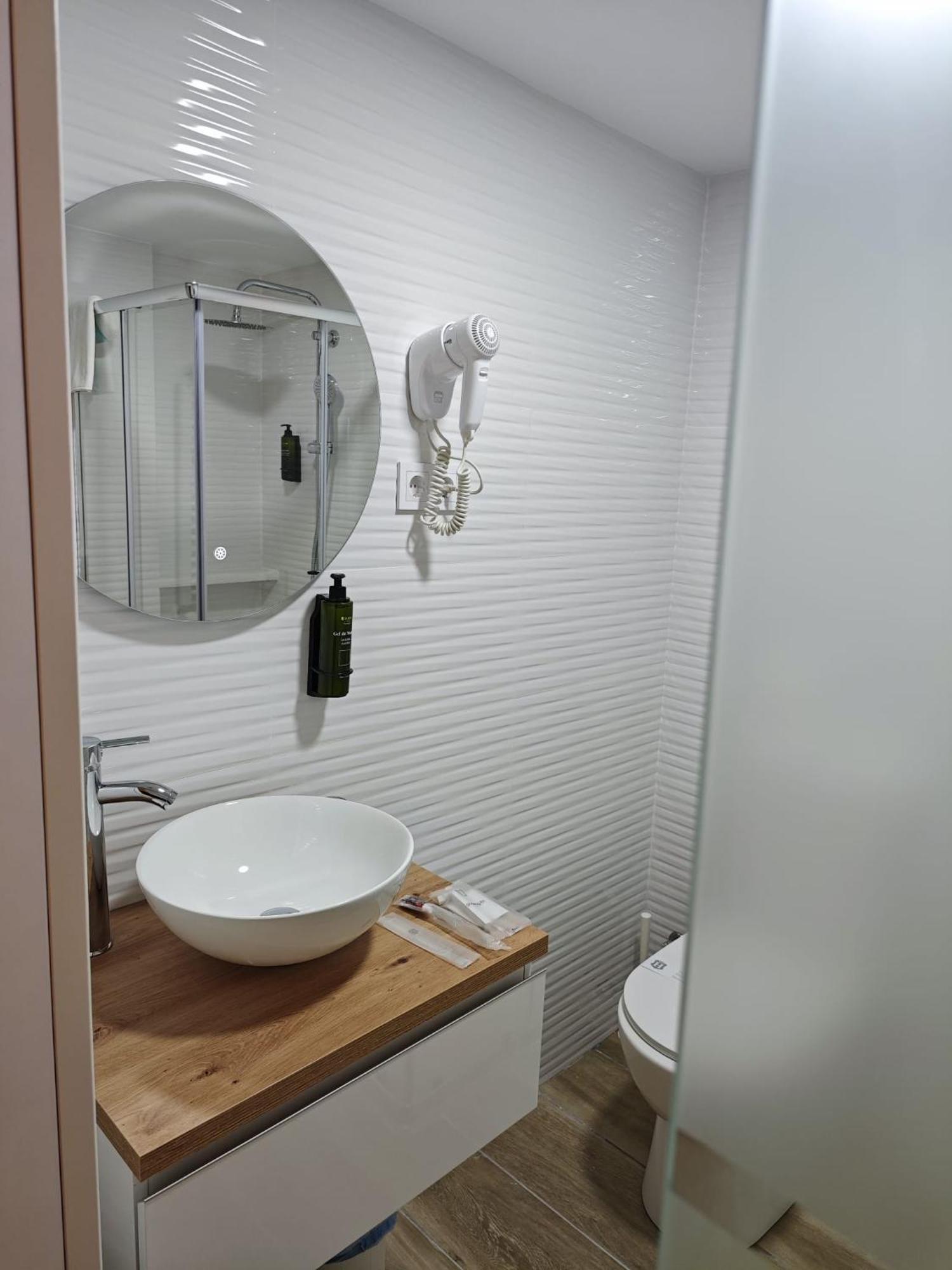 Hostal Fronton Alcobendas Zewnętrze zdjęcie