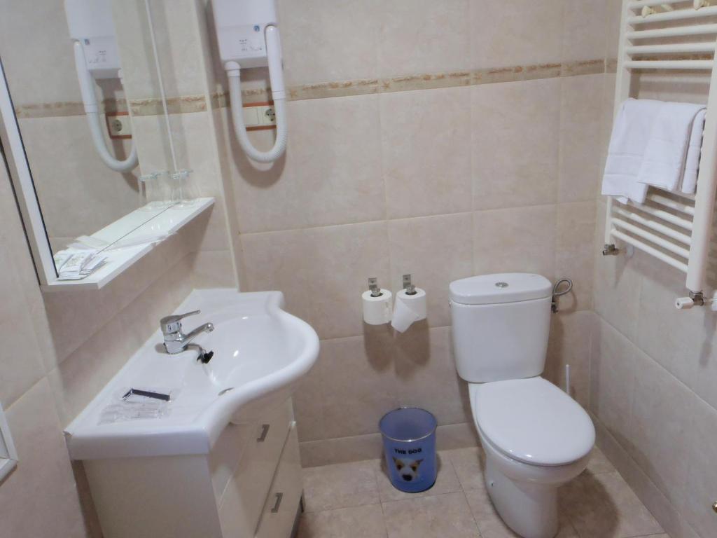 Hostal Fronton Alcobendas Zewnętrze zdjęcie